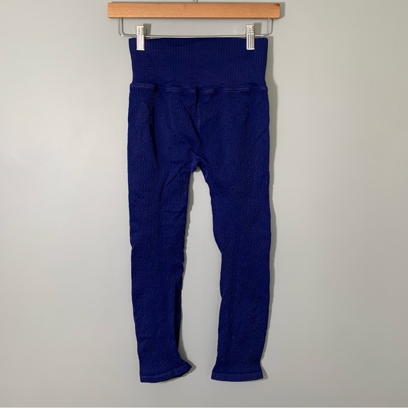 Free People Movement Good Karma Tile Textured two piece leggings and bra set - Picture 6 of 16